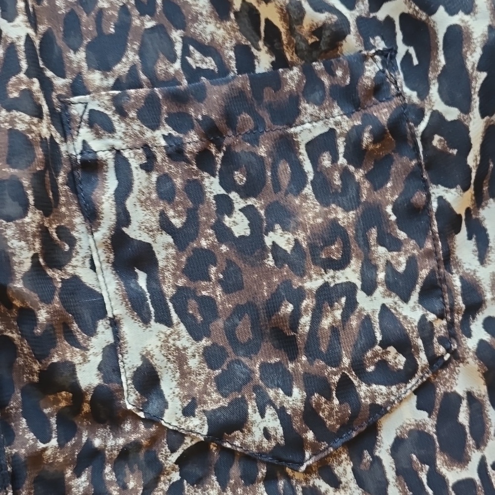 Rue21 Leopard Print Blouse Womens's Size S - Picture 6 of 13